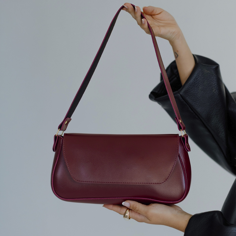 Bolsa Feminina Baguete Vinho Bordô Alça De Ombro Fina Estilosa E Casual