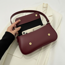 Bolsa Feminina Baguete Vinho Bordô Alça De Ombro Fina Estilosa E Casual